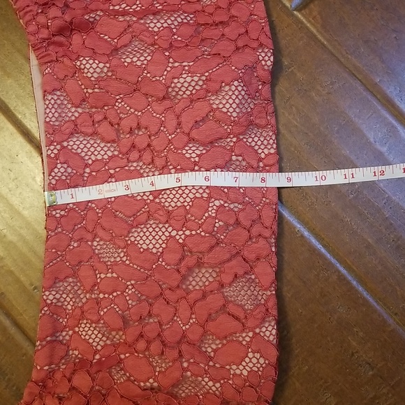 Alexis Taza Off Shoulder Lace Crop Top - Picture 5 of 9